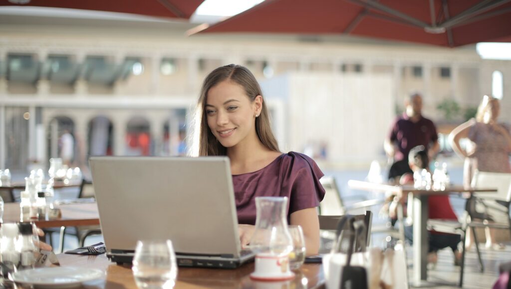 Workation: een trend in hybride werken